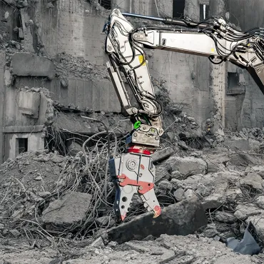 Steelwrist’s SQ automatic couplers are transforming demolition with enhanced safety, efficiency, and productivity.