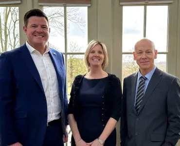 L-R: Thomas Edgecumbe, managing director of Surfacing Solutions at Aggregate Industries, Victoria Smith, head of Surfacing Solutions North and Midlands, and IAT President Brian Downes 