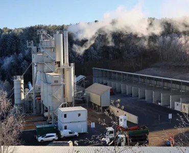 Breedon’s new Ammann ABA 260 UniBatch asphalt mixing plant in Mansfield