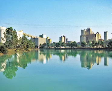 Heidelberg Materials’ cement plant in Bussac-Forêt, France 