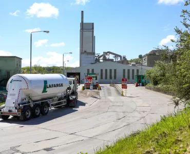 Lafarge Cement, Simon Gibson Transport and Lomas Distribution have produced a new training package to address a significant gap for cement tanker driver training