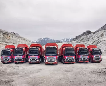 The autonomous seven Volvo FH trucks 