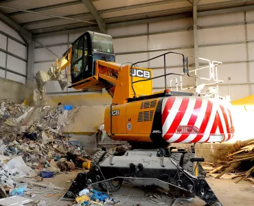 JCB JS20MH waste handling machine