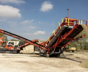 The new QA442 two-deck Doublescreen from Sandvik