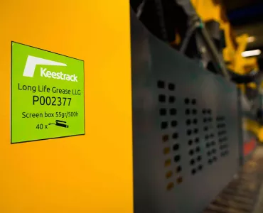 Greasing points are well indicated by green labels on the Keestrack machines, with clear instructions