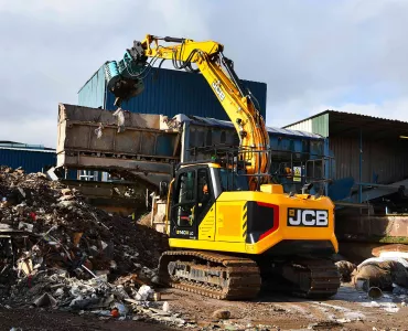 MRW’s new JCB 140X tracked excavator at work