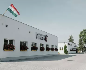 HCME expand dealership network in Hungary with the appointment of Valkon