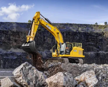 The new JCB 370X crawler excavator