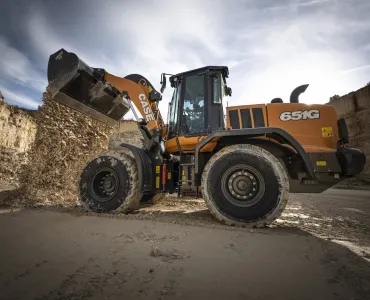 The new CASE 651G Evolution wheel loader fills a gap between the 621G and 721G