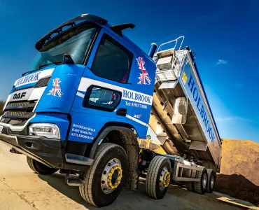 One of Holbrook’s New Generation DAF XDC 450 8x4 tippers. Image courtesy of ‘Bulk & Tipper’ magazine