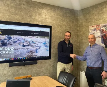 L-R: Carl Donnelly, international sales manager with Telestack, and Duo Group sales director Padraig McDermott after signing the new dealership agreement
