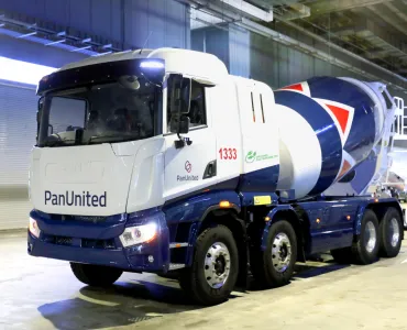 Singapore’s first electric-powered concrete truckmixer painted in Pan-United’s signature red and blue. Photo: Pan-United 