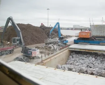 Aggregate Industries supplied 89,000 tonnes of armour-stone for Stallingborough sea defences
