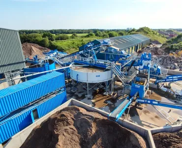 CCC Waste have doubled sand and aggregates production with a cutting-edge 200 tonnes/h C&D waste-recycling plant from CDE
