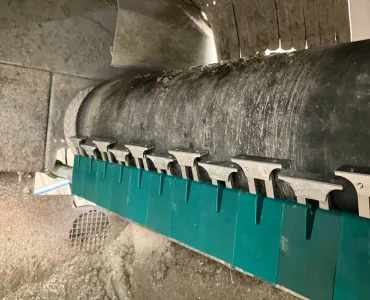 STARCLEAN® primary cleaner on the main feed belt conveyor