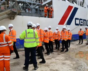 Students going aboard ‘Cemex Go Innovation’, the company’s flagship marine aggregates dredging vessel