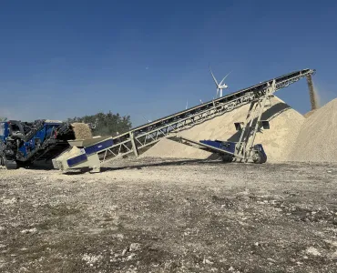 A Masaba self-contained hydraulic radial stacking conveyor