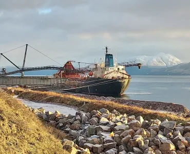 ‘MV Yeoman Bank’ being loaded with the 200 millionth tonne of granite 