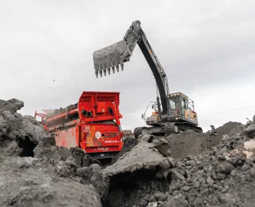Finlay 595 screen and Hyundai HX300AL excavator