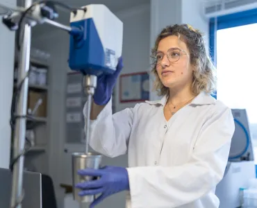 The funding will support a programme of work focusing on optimizing the environmental compatibility of electric arc furnace slag for low-carbon cement