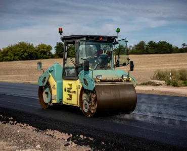 The new Ammann ARX 110-2 articulated tandem roller