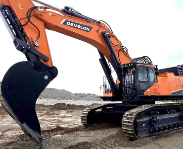KKT’s latest 100-tonne Develon DX1000LC-7 crawler excavator 