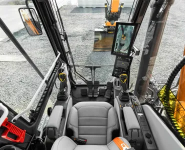 Develon’s new DX260LC-9 crawler excavator will now come with engcon tiltrotators as standard 