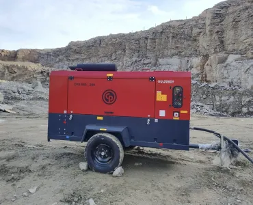 Maa Kripa’s Chicago Pneumatic CPS 550-200 portable air compressor powers drilling and blasting operations in the rugged terrain of Rajasthan, India