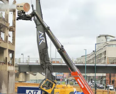 Dust-suppression system fitted to a telehandler