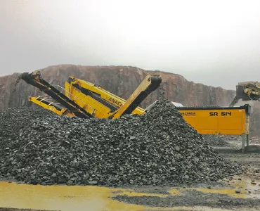 Anaconda SR514 two-deck aggregate screen