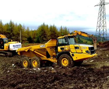 Bell B30E articulated dumptruck