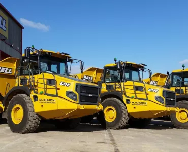 Bell B30E dumptrucks