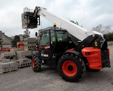 Bobcat TA0140 telehandler