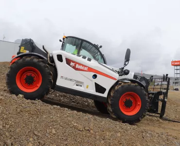 Bobcat TL43.80HF telehandler