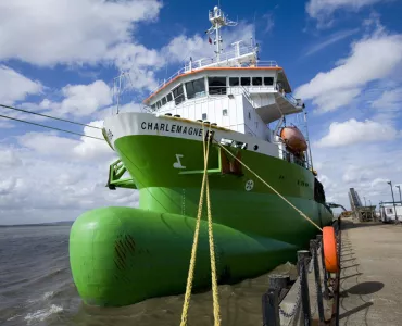 Charlemagne gravel dredger