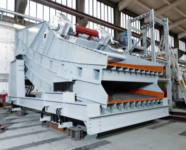 Vibrating screen