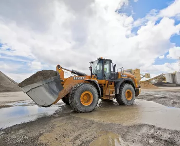 Case 1121F wheel loader