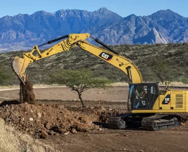 Cat 323 excavator