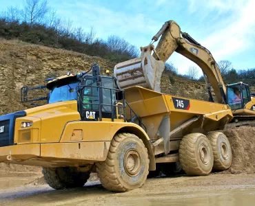 Cat 745 articulated dumptruck