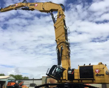 Cat 6015B demolition-spec excavator