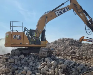 Rye Demolition’s new Cat 330 excavator in operation 