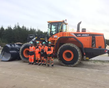 CEMEX team at La Ventrouze in France with the new Doosan DL550-5 wheel loader