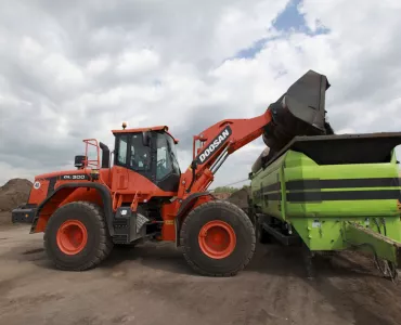 Doosan DL300-3 wheel loader