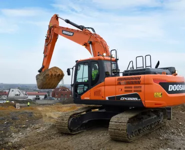 Doosan DX225LC-5 excavator