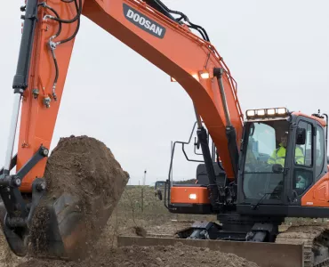 Doosan DX225LC-5 excavator