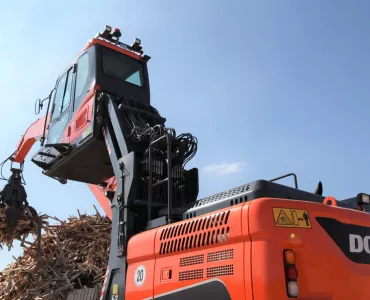 Doosan DX230WMH-5 material handler