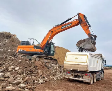 Doosan DX380LC-7 excavator