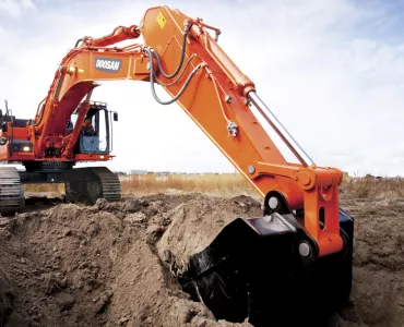 Doosan DX490LC-3 excavator