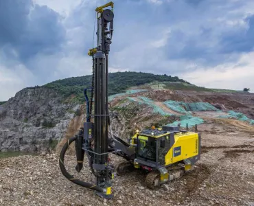 PowerROC D60 drill rig