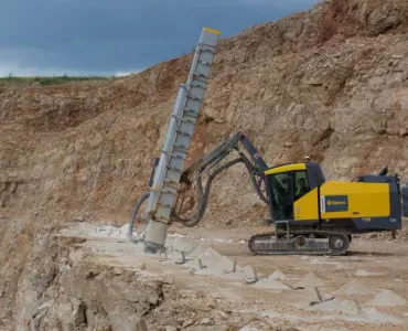 Epiroc battery-electric surface drill rig